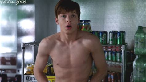 Cameron Monaghan Penis,Shirtless Scene in Shameless